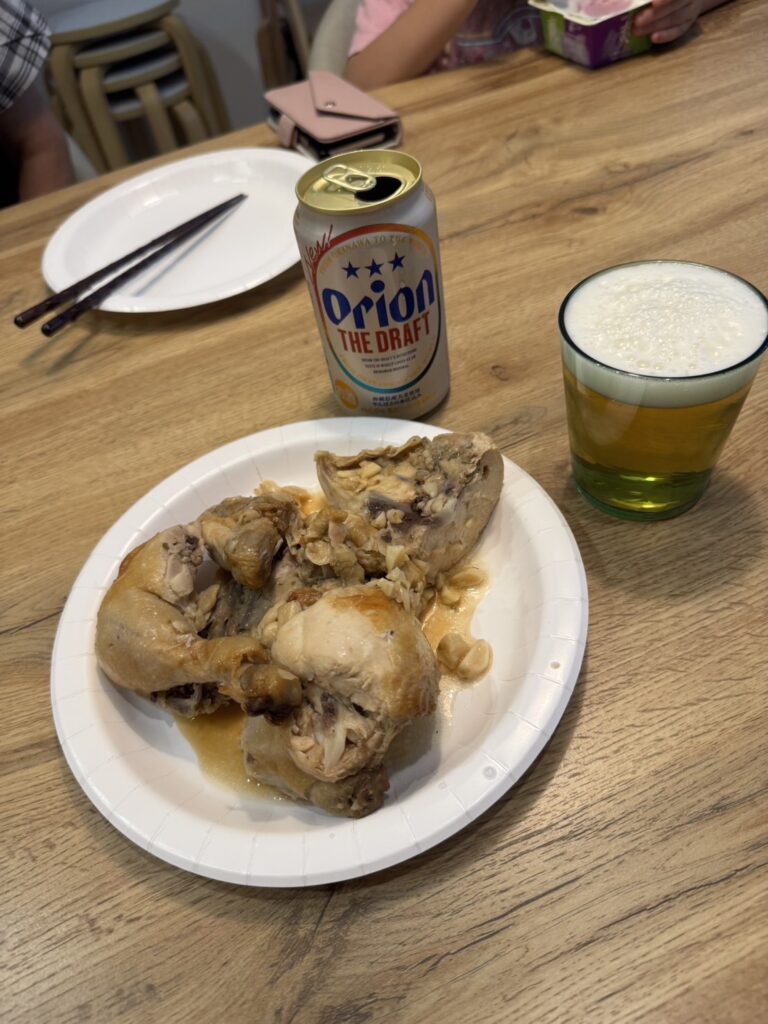 沖縄 名護 民泊めし ブエノチキンとオリオンビールの夕食